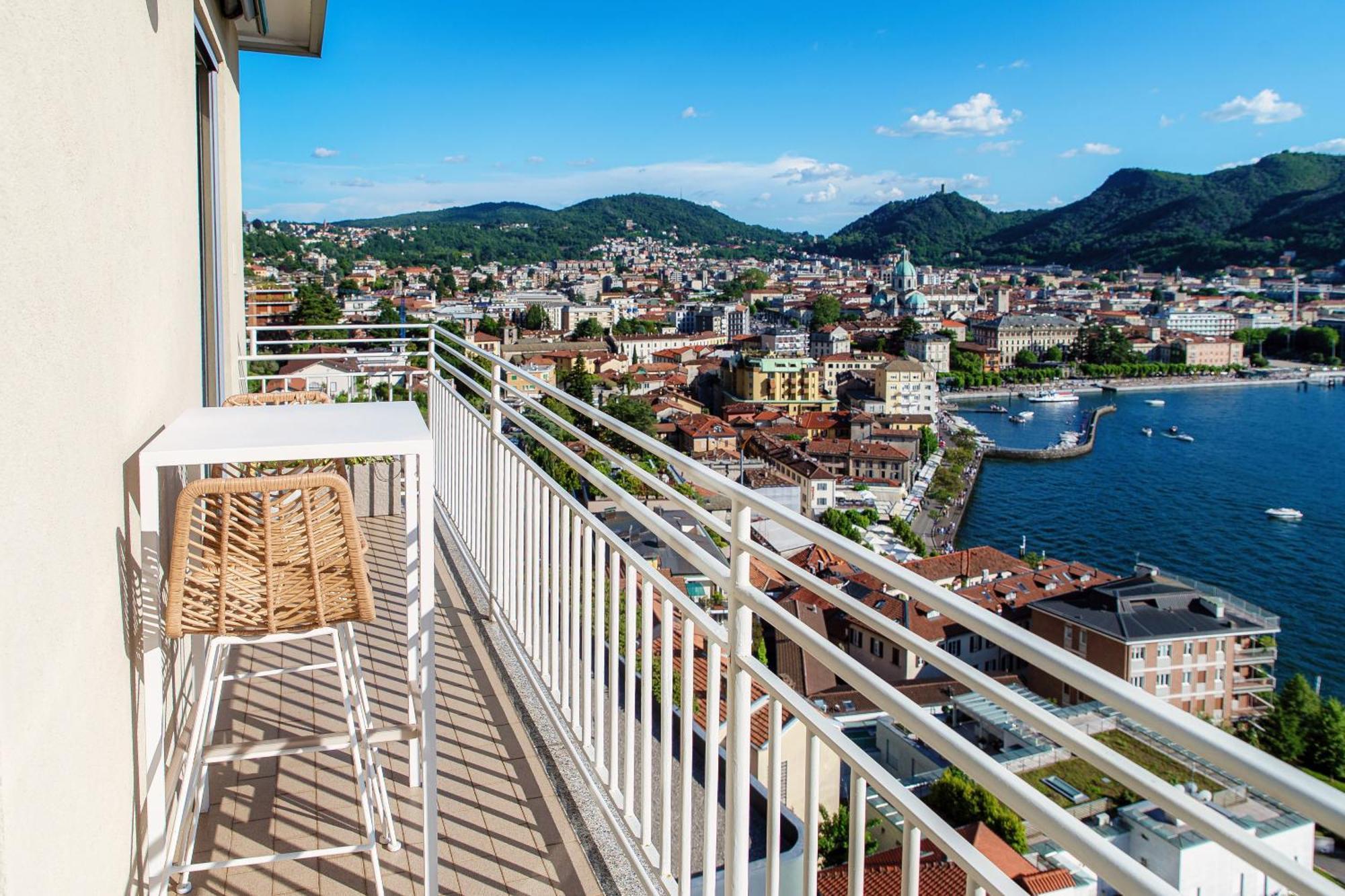 150 Steps To Heaven - By Myhomeincomo Como Exterior foto
