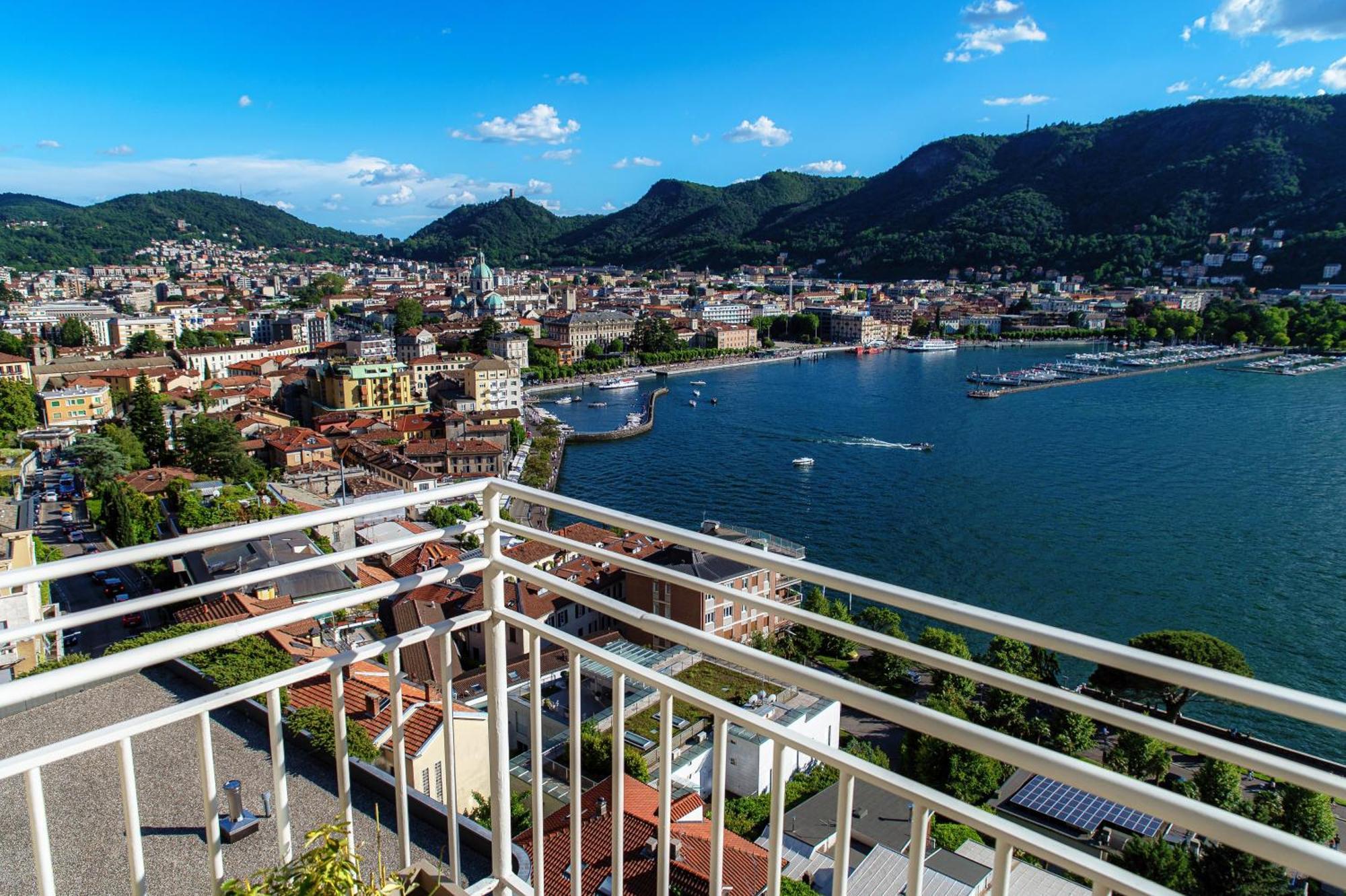 150 Steps To Heaven - By Myhomeincomo Como Exterior foto